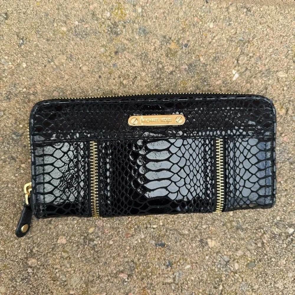 MICHAEL KORS Black Gold Snake-Embossed Leather Zipper Wallet
